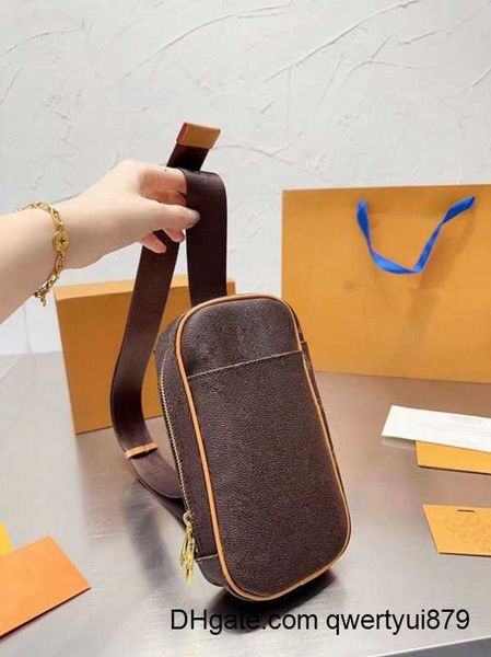 cross body men and women designer chest bags fashion shoulder bag luxury messenger flower printed pocket 2colors retro crossbody
cross body men and women designer chest bags fashion shoulder bag luxury messenger flower printed pocket 2colors retro crossbody