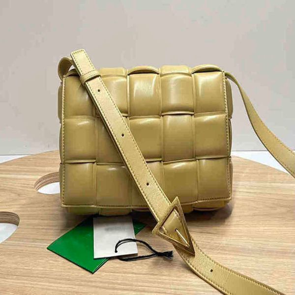 designer bottegas bags venetas cassettes handbags new large cassettes real pickup bag woven hand pillow sheepskin messenger womens single sh
designer bottegas bags venetas cassettes handbags new large cassettes real pickup bag woven hand pillow sheepskin messenger womens single sh
