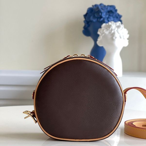 luxury round yl150 designer crossbody shoulder genuine 18cm leather handbag delicate with bag box knockoff bag bag
luxury round yl150 designer crossbody shoulder genuine 18cm leather handbag delicate with bag box knockoff bag bag
