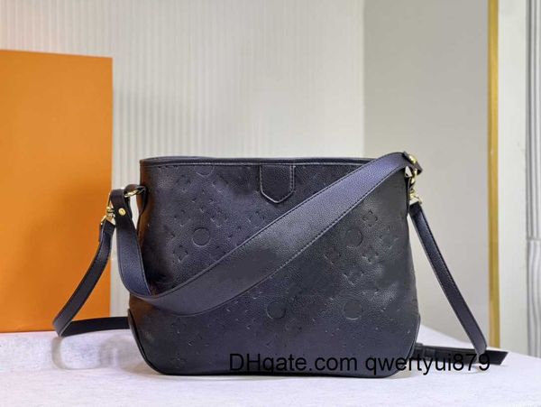 shoulder bags l odeon pm mm luxurys designers versatility monograms vintage crossbody double zip leather strap designer bag m44945
shoulder bags l odeon pm mm luxurys designers versatility monograms vintage crossbody double zip leather strap designer bag m44945