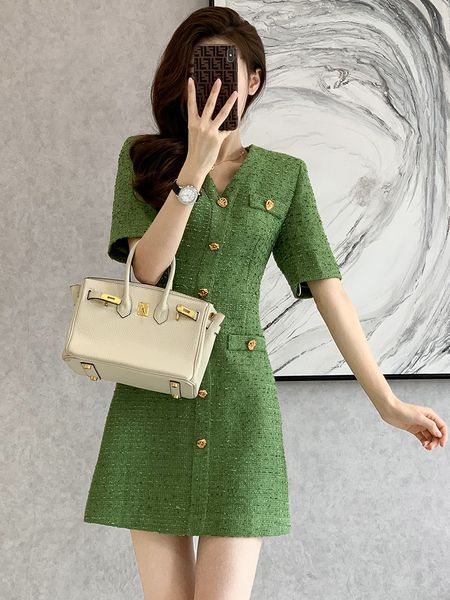 casual dresses 2023 spring elegant lady summer dress for women v-neck short sleeve single-breasted tweed dress vintage wild solid green wool, Black;gray
casual dresses 2023 spring elegant lady summer dress for women v-neck short sleeve single-breasted tweed dress vintage wild solid green wool, Black;gray