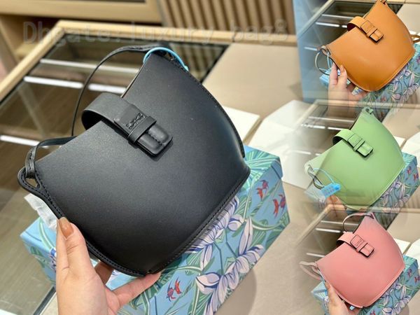 fashion new designer mini bucket bag women luxury shoulder bags genuine leather tote handbags hig quality wallet candy color hobo crossbody
fashion new designer mini bucket bag women luxury shoulder bags genuine leather tote handbags hig quality wallet candy color hobo crossbody