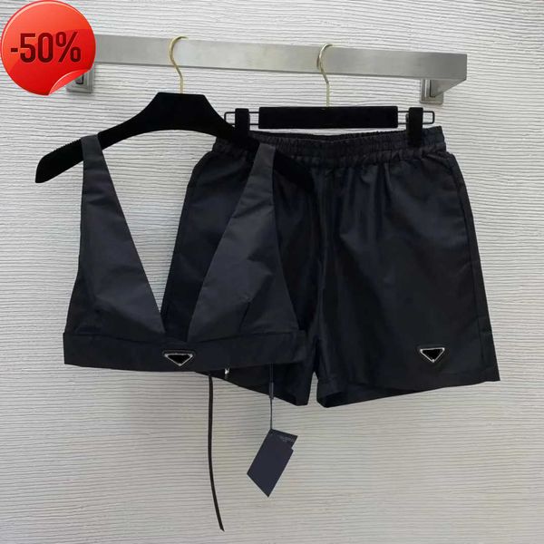womens tracksuits designer two piece tanks pants sets letter metal v neck crop vest mini short set streetwear fashion tracksuit, White
womens tracksuits designer two piece tanks pants sets letter metal v neck crop vest mini short set streetwear fashion tracksuit, White