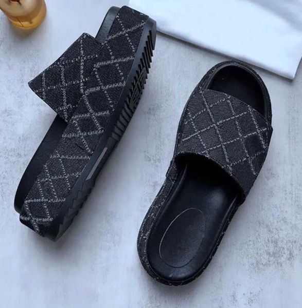 luxury designer beach platform slippers sandals for women fashion embroider rubber mules flat summer ladies casual slides shoes8, Black
luxury designer beach platform slippers sandals for women fashion embroider rubber mules flat summer ladies casual slides shoes8, Black
