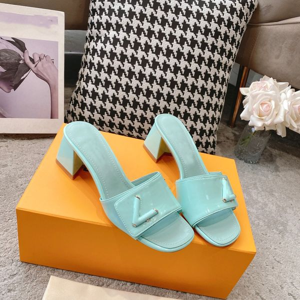 2023 classic sandals luis luxury designer leather ladies sandals summer vuttonity casual shoes slide fashion women slippers lx041, Black
2023 classic sandals luis luxury designer leather ladies sandals summer vuttonity casual shoes slide fashion women slippers lx041, Black