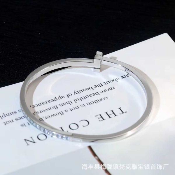 temperament v gold high version t1 bracelet narrow semi diamond plated with 18kcnc seiko stars lovers uw8h, Black
temperament v gold high version t1 bracelet narrow semi diamond plated with 18kcnc seiko stars lovers uw8h, Black