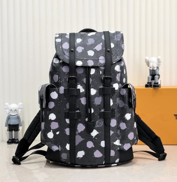 23ss limited edition backpack graffiti letter painting couples totes lager outer shoulder bags luxury brand women duffel bags men fitness yo
23ss limited edition backpack graffiti letter painting couples totes lager outer shoulder bags luxury brand women duffel bags men fitness yo
