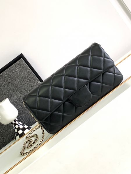 classic women's one shoulder crossbody bag, stick underarm bag, dinner bag, hidden style with all pearls on paired with black gold lam
classic women's one shoulder crossbody bag, stick underarm bag, dinner bag, hidden style with all pearls on paired with black gold lam