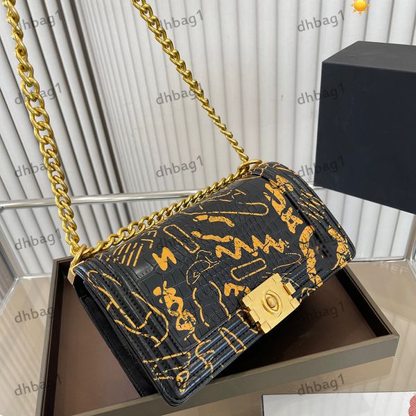 designer womens shoulder bag leather classic print flap hardware buckle gold metal thick chain handbag crossbody bag boy casual bags retro w
designer womens shoulder bag leather classic print flap hardware buckle gold metal thick chain handbag crossbody bag boy casual bags retro w