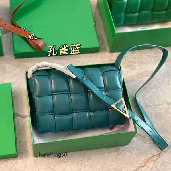 designer bottegas bags venetas cassettes wholesaler bottegas bag cassettes women 2023 handbags triangle single shoulder messenger tofu leath
designer bottegas bags venetas cassettes wholesaler bottegas bag cassettes women 2023 handbags triangle single shoulder messenger tofu leath