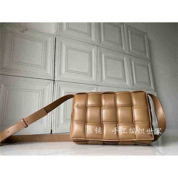 designer bottegas bags venetas cassettes woven handbags womens cassettes triangular buckle single shoulder oblique cross pillow tofu square
designer bottegas bags venetas cassettes woven handbags womens cassettes triangular buckle single shoulder oblique cross pillow tofu square