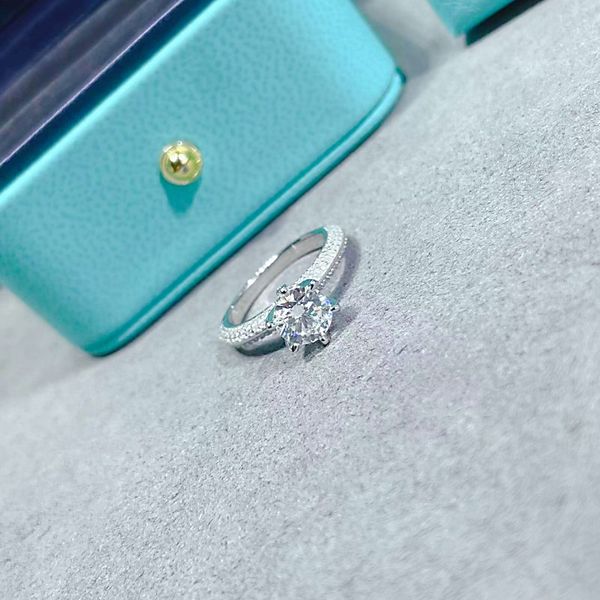 7a six diamond one carat diamond wedding love ring luxury designer women's ring luxury jewelry jewelry valentine's day gift with b, Slivery;golden
7a six diamond one carat diamond wedding love ring luxury designer women's ring luxury jewelry jewelry valentine's day gift with b, Slivery;golden