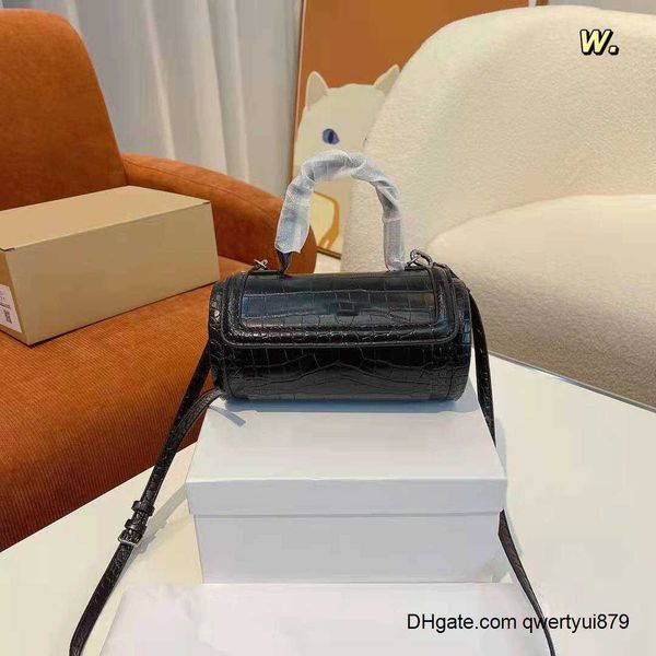 shoulder bags designer bag b family circle handbag small purse women messenger crossbody pack female outdoor shopping purses 3colors with bo
shoulder bags designer bag b family circle handbag small purse women messenger crossbody pack female outdoor shopping purses 3colors with bo