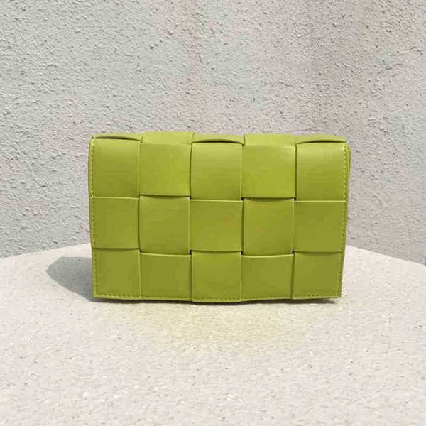 designer bottegas bags venetas cassettes handbags bag female 2023 xia qiwei same cowhide plaid woven cassettes pillow small cross shoulder g
designer bottegas bags venetas cassettes handbags bag female 2023 xia qiwei same cowhide plaid woven cassettes pillow small cross shoulder g