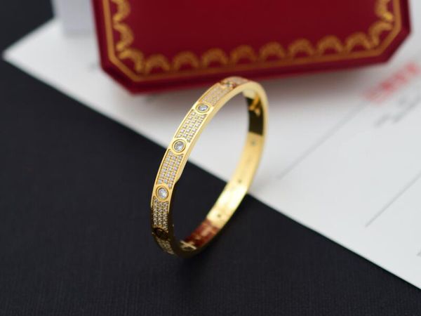 5a bracelets catier love wedding bracelet diamonds-paved in iconic collection for women with dust bag box size 16/19 fendave, Golden;silver
5a bracelets catier love wedding bracelet diamonds-paved in iconic collection for women with dust bag box size 16/19 fendave, Golden;silver