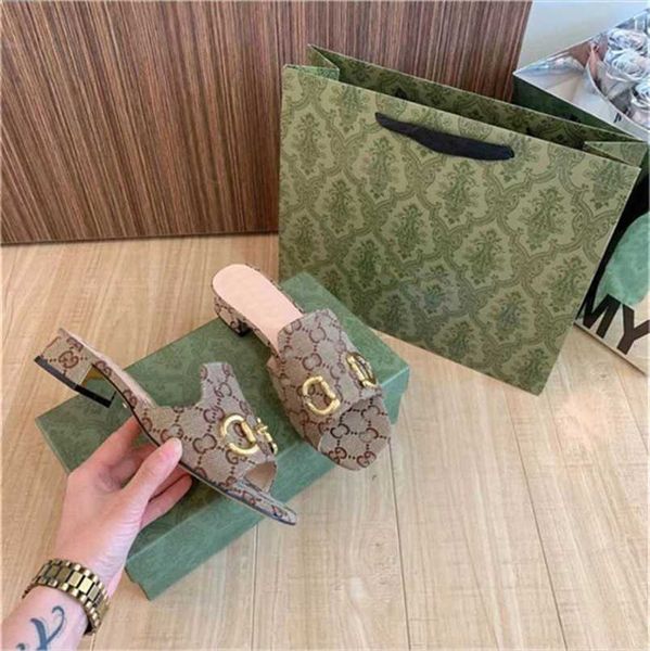 2022 designer fashion women's sandals slippers leather thick heeled shoes 35-42 luxury atmosphere high quality, Black
2022 designer fashion women's sandals slippers leather thick heeled shoes 35-42 luxury atmosphere high quality, Black