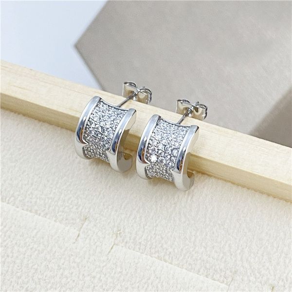 2023 new fashion luxury earrings designer diy bur for women's studs earrings classic fashion jewelry gift, Golden;silver
2023 new fashion luxury earrings designer diy bur for women's studs earrings classic fashion jewelry gift, Golden;silver