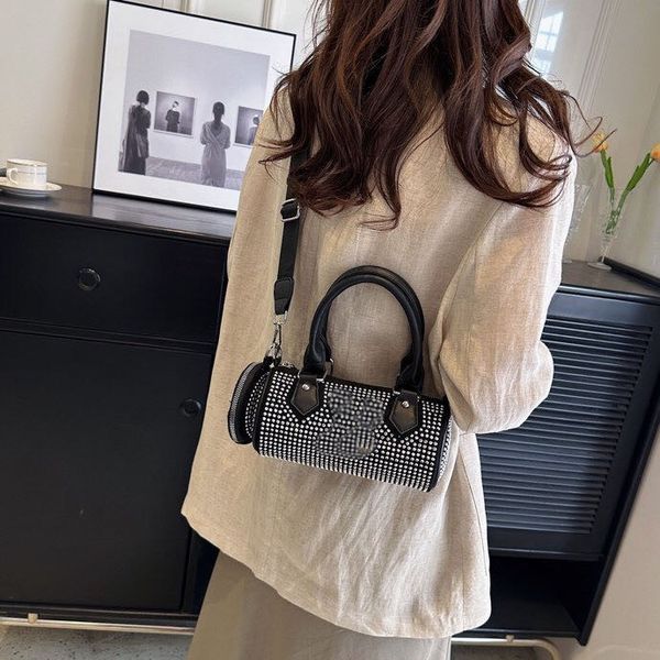 brand women's shoulder bags handheld cylinder bag new water diamond shoulder bag chain versatile crossbody mother bag handbag+wallet
brand women's shoulder bags handheld cylinder bag new water diamond shoulder bag chain versatile crossbody mother bag handbag+wallet