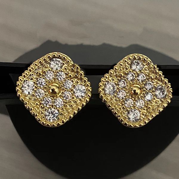 designer van clover stud earring luxury four-leaf classics charm earrings women flower jewelry womam earing 77, Golden;silver
designer van clover stud earring luxury four-leaf classics charm earrings women flower jewelry womam earing 77, Golden;silver