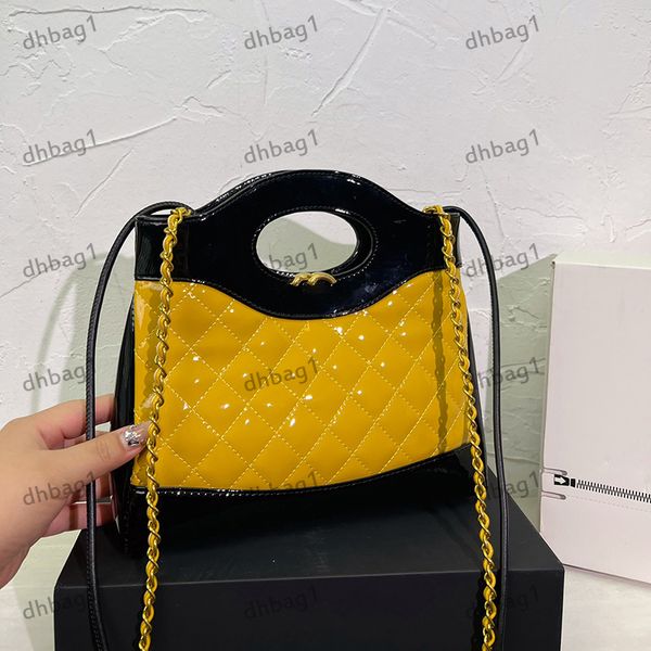 classic designer womens handbag leather patent leather splice gold hardware c buckle matelasse chain crossbody bag purse travel bag underarm
classic designer womens handbag leather patent leather splice gold hardware c buckle matelasse chain crossbody bag purse travel bag underarm