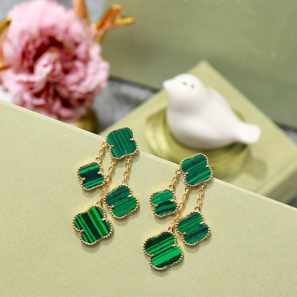 classics earrings designer van clover stud earing luxury four-leaf flower charm women ear clip flower jewelry womam 556, Golden;silver
classics earrings designer van clover stud earing luxury four-leaf flower charm women ear clip flower jewelry womam 556, Golden;silver