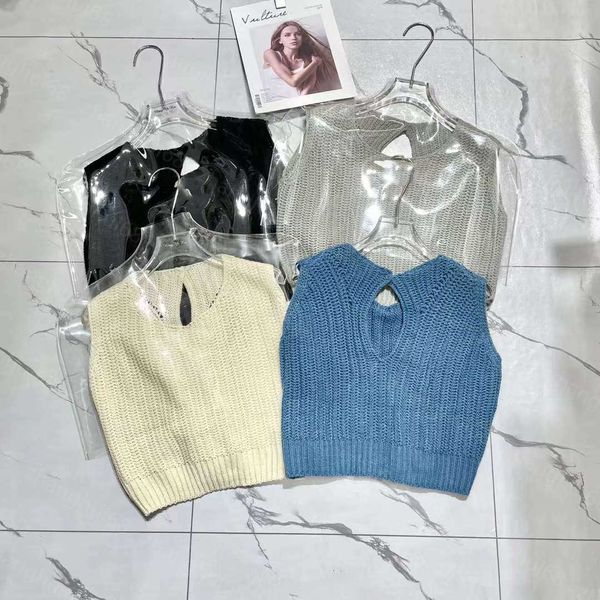 23ss womens knits womens designer clothing solid color backless hardware pearl diamond logo decoration knitted vest womens clothes, White
23ss womens knits womens designer clothing solid color backless hardware pearl diamond logo decoration knitted vest womens clothes, White