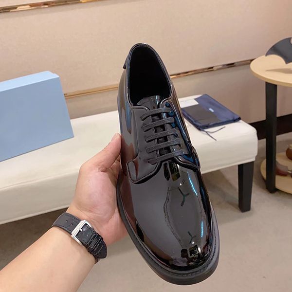 designer spring and autumn fashion business shoes soft sole breathable lace-up round head formal heightening leather shoes for men there are, Black
designer spring and autumn fashion business shoes soft sole breathable lace-up round head formal heightening leather shoes for men there are, Black