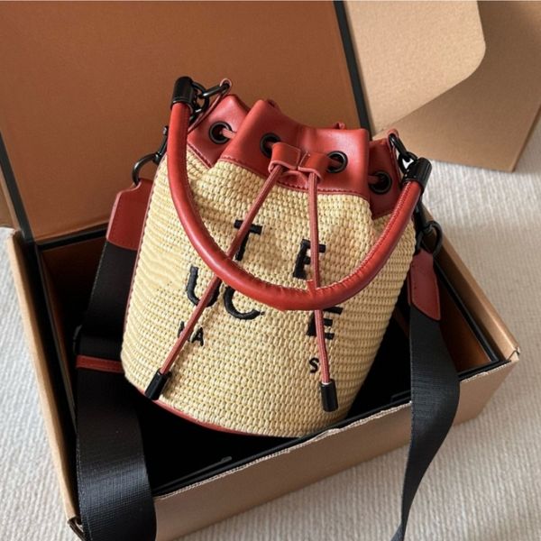 2023 new makeup bag lady cosmetic bags women designers travel pouch ladies purses handheld crossbody wallet
2023 new makeup bag lady cosmetic bags women designers travel pouch ladies purses handheld crossbody wallet
