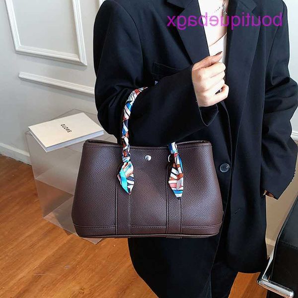 luxury party garden bags h home for sale 2023 new silk scarf handbag fashion simple one shoulder crossbody tote baghave real logo
luxury party garden bags h home for sale 2023 new silk scarf handbag fashion simple one shoulder crossbody tote baghave real logo