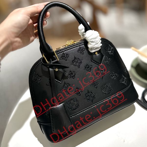 2023 embroidered shell bag designer fashion one shoulder crossbody bag classic handbag shiny pure steel hardware accessories zipper closure
2023 embroidered shell bag designer fashion one shoulder crossbody bag classic handbag shiny pure steel hardware accessories zipper closure