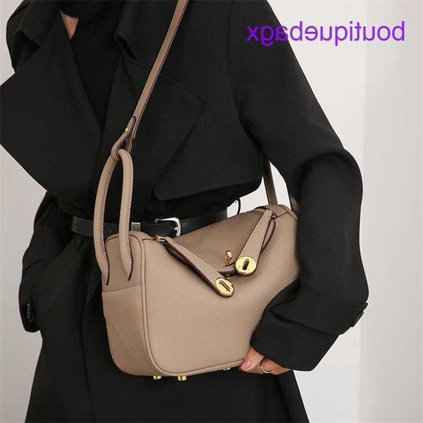 designer lindi bags h home bag 2023 spring and summer new pillow fashion trend single shoulder oblique cross portable docthave real logo
designer lindi bags h home bag 2023 spring and summer new pillow fashion trend single shoulder oblique cross portable docthave real logo