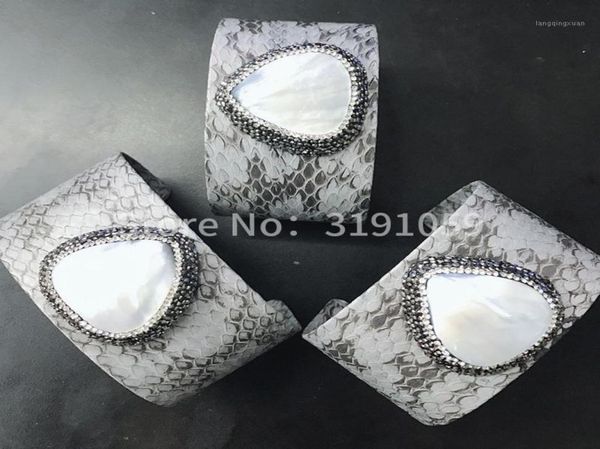 bangle skin bracelet inlaid with natural heart-shaped shell of the street fashion bangle12740662, Black
bangle skin bracelet inlaid with natural heart-shaped shell of the street fashion bangle12740662, Black