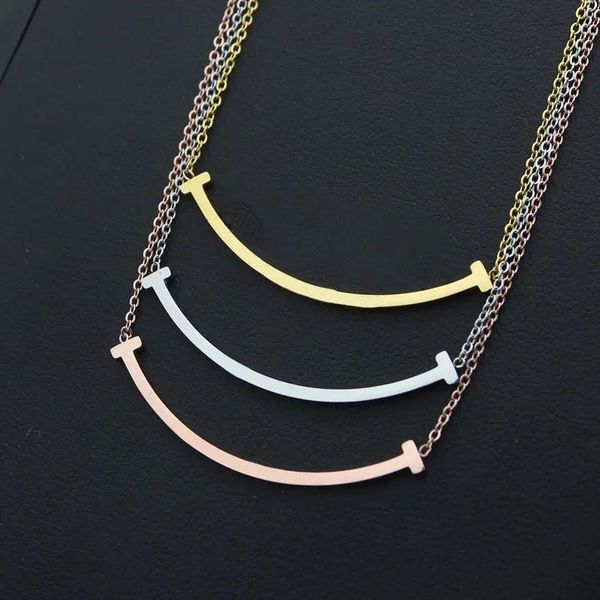 desinger gold heart love necklace korean new fashion gold silver chain full diamond smile necklaces women's personality titanium steel
desinger gold heart love necklace korean new fashion gold silver chain full diamond smile necklaces women's personality titanium steel