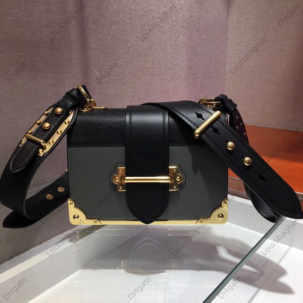 shoulder bags triangle pure color purse style two-in-one fashion bag high-quality wide strap soft leather pocket with wallet
shoulder bags triangle pure color purse style two-in-one fashion bag high-quality wide strap soft leather pocket with wallet