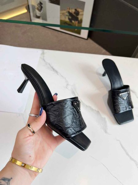 2023 fashion leisure sandals luis luxury designer sandal vuttonity classic slide women's slipper pl192, Black
2023 fashion leisure sandals luis luxury designer sandal vuttonity classic slide women's slipper pl192, Black