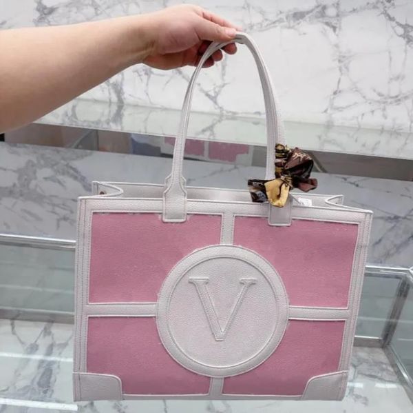 2023 fashion onthego women's luxury designer bag leather handbag vll litton messenger bag embossed handbag purse large capacity shoppin
2023 fashion onthego women's luxury designer bag leather handbag vll litton messenger bag embossed handbag purse large capacity shoppin