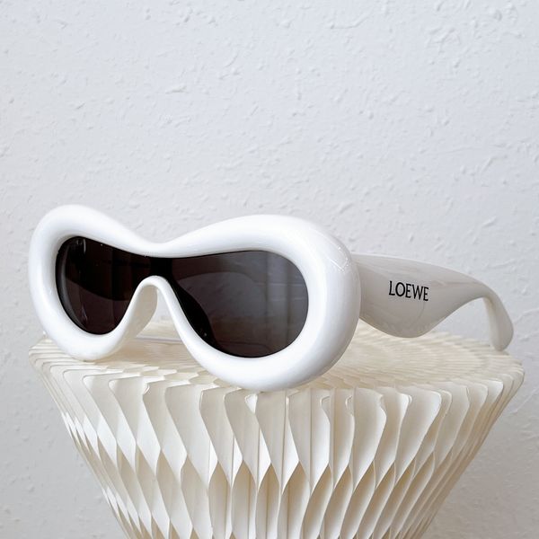 trendy wide brimmed loewe sunglasses for men and women, personalized one-piece sunglasses, hip-hop shaped glasses, White;black
trendy wide brimmed loewe sunglasses for men and women, personalized one-piece sunglasses, hip-hop shaped glasses, White;black