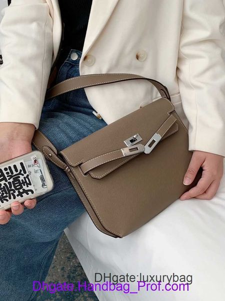 hrems designer wholesale kyllie tote bags online store genuine leather bag for spring and summer 2023 new high end underarm womens commuting
hrems designer wholesale kyllie tote bags online store genuine leather bag for spring and summer 2023 new high end underarm womens commuting