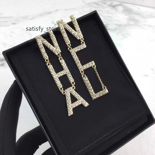 18k gold-plated rhinestone letter dangle perfect luxury earrings. fashion brand designer earrings for women aretes.wedding party high end de, Silver
18k gold-plated rhinestone letter dangle perfect luxury earrings. fashion brand designer earrings for women aretes.wedding party high end de, Silver
