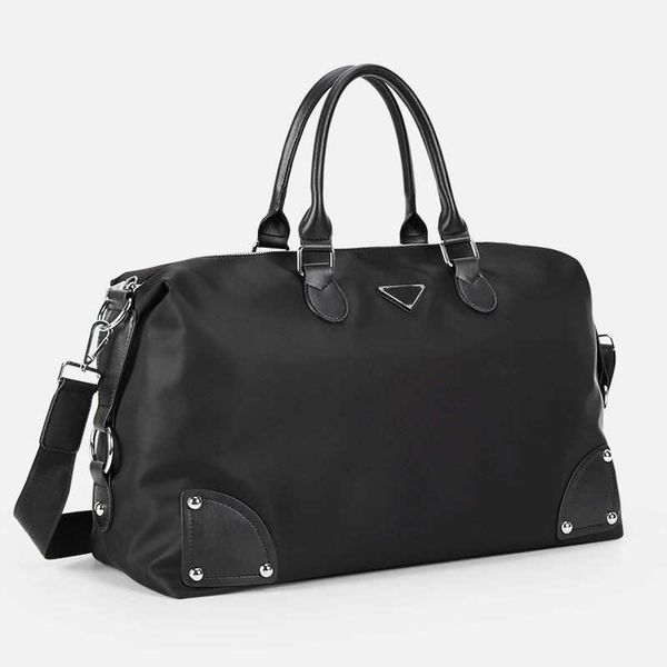 designer travel bag brand shoulder handbag large capacity fitness waterproof nylon lightweight luggage for men and women travel storage boar
designer travel bag brand shoulder handbag large capacity fitness waterproof nylon lightweight luggage for men and women travel storage boar