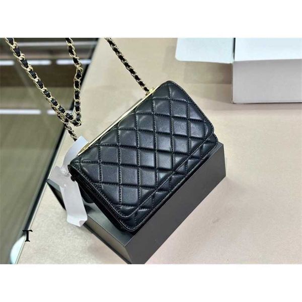 luxury channel bag designer bags handbag messenger bags envelope bag tote new fashion texture leather multifunctional portable shoulder cros
luxury channel bag designer bags handbag messenger bags envelope bag tote new fashion texture leather multifunctional portable shoulder cros
