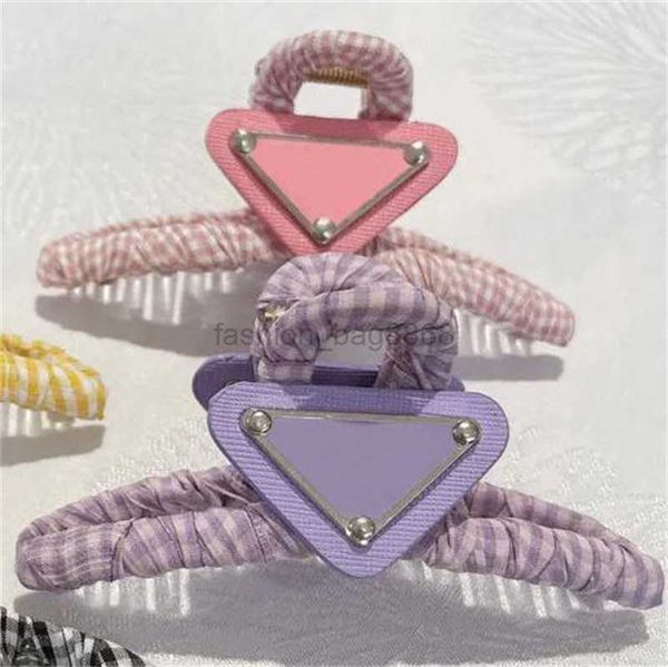 fashion women grab clamp designer headwear luxury girl casual hair clips letter plaid barrettes classic daily hair accessorie gift
fashion women grab clamp designer headwear luxury girl casual hair clips letter plaid barrettes classic daily hair accessorie gift