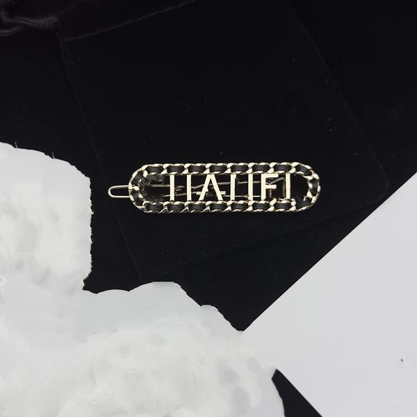 2023 luxury hairpin designer hair accessories channel headwear women brand simple design headband leisure hairclips fashion hair clips elega
2023 luxury hairpin designer hair accessories channel headwear women brand simple design headband leisure hairclips fashion hair clips elega