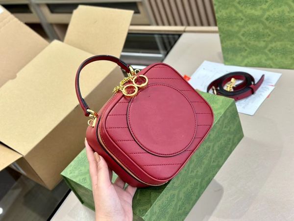 9a fashion retro crossbody bag women's camera style wallet luxury handbag sheep leather size 17 * 15cm
9a fashion retro crossbody bag women's camera style wallet luxury handbag sheep leather size 17 * 15cm