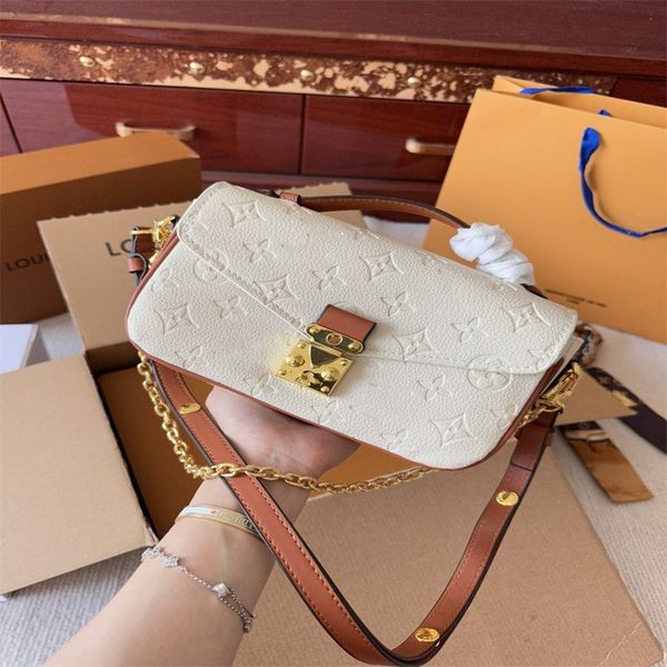 luxury brand designer shoulder bag handbags gold chain bag cross body womens handbag fashion crossbody bag purse flowers shoulder bags drops
luxury brand designer shoulder bag handbags gold chain bag cross body womens handbag fashion crossbody bag purse flowers shoulder bags drops