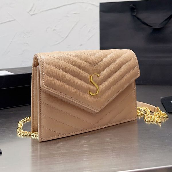 classic v-shaped pattern women designer flap envelope bag quilted caviar calfskin leather gold/silver/black letter metal hardware cross body
classic v-shaped pattern women designer flap envelope bag quilted caviar calfskin leather gold/silver/black letter metal hardware cross body