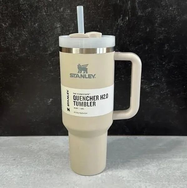 40oz with stanley silvery logo mug tumblers with handle insulated tumbler white lids straw stainless steel coffee tumbler termos cup
40oz with stanley silvery logo mug tumblers with handle insulated tumbler white lids straw stainless steel coffee tumbler termos cup