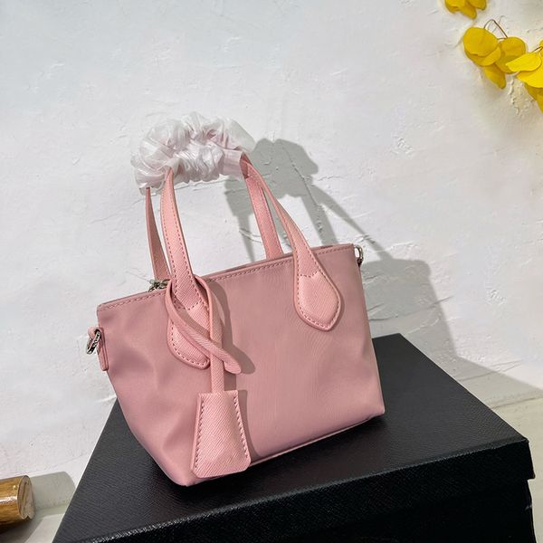 women's vegetable basket handbag exquisite small handbag out shopping essential pink bag send girlfriend
women's vegetable basket handbag exquisite small handbag out shopping essential pink bag send girlfriend