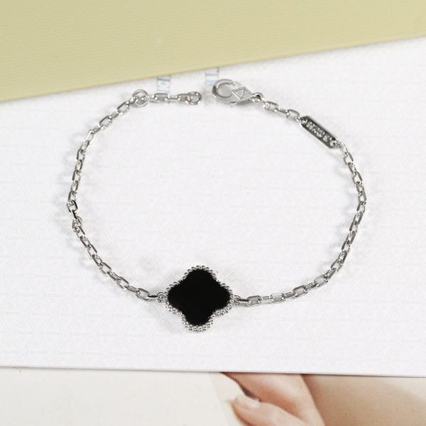 designer bracelet women lucky link charm luxury bracelets trendy fashion simplicity shiny eyatching fine jewelry elegant temperament very go, Golden;silver
designer bracelet women lucky link charm luxury bracelets trendy fashion simplicity shiny eyatching fine jewelry elegant temperament very go, Golden;silver