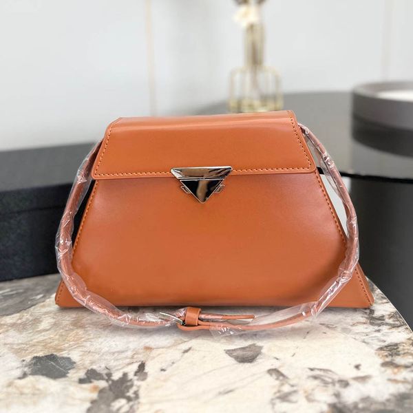 triangle badge vintage crossbody women designer bag trend luxury handbag underarm shoulder bag leather quilted silver hardware large capacit
triangle badge vintage crossbody women designer bag trend luxury handbag underarm shoulder bag leather quilted silver hardware large capacit